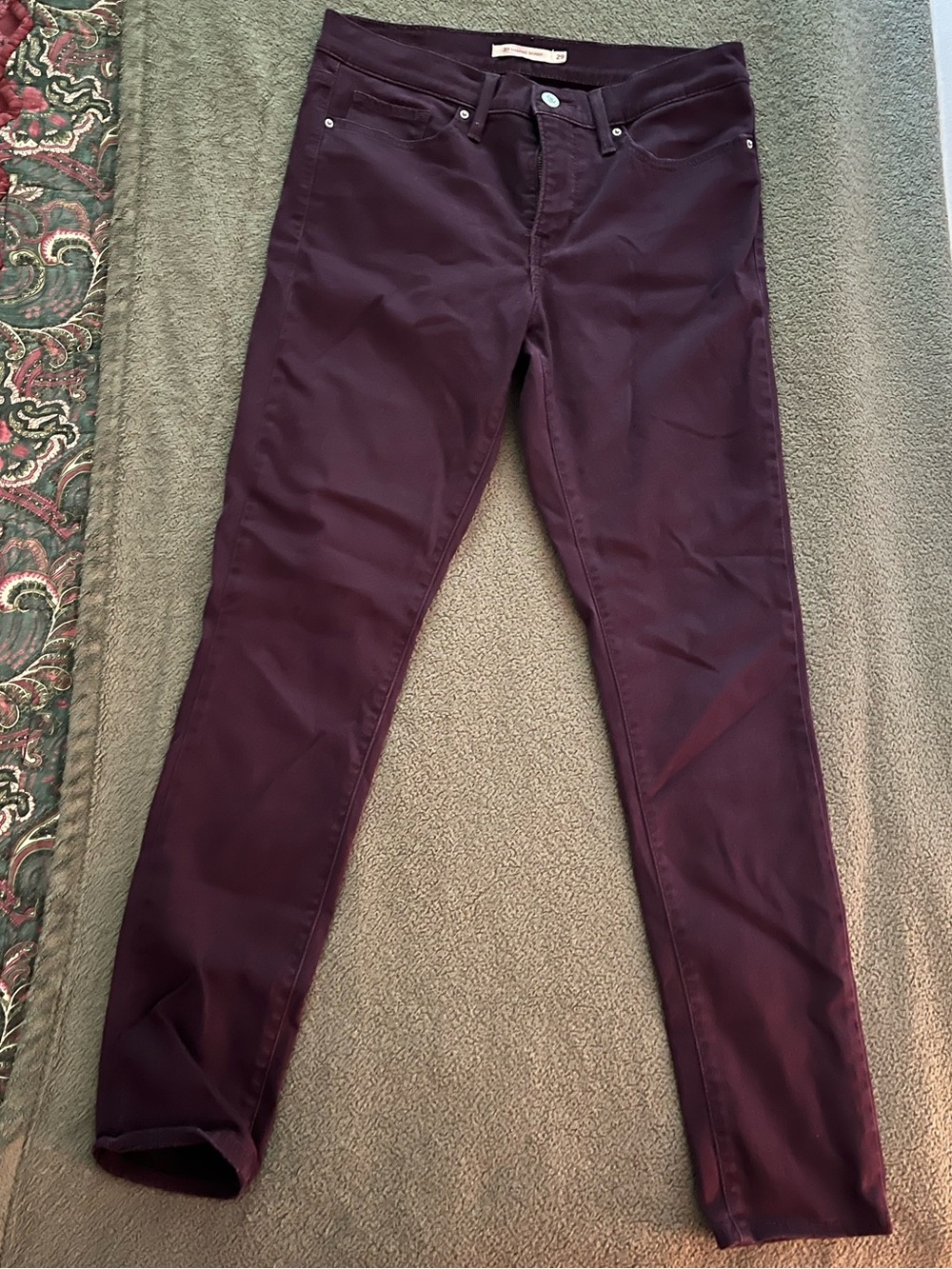 Levi’s 311 Shaping Skinny Jean